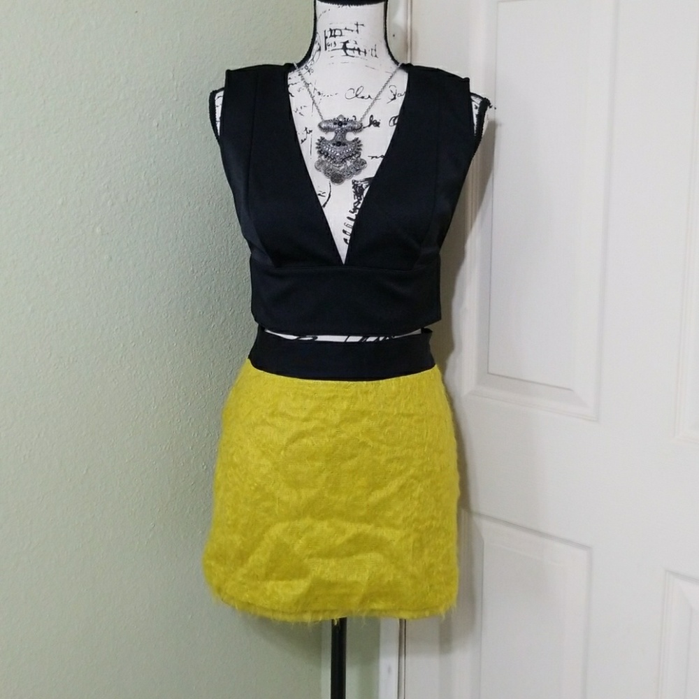 MILLY OF NEW YORK Mohair Skirt